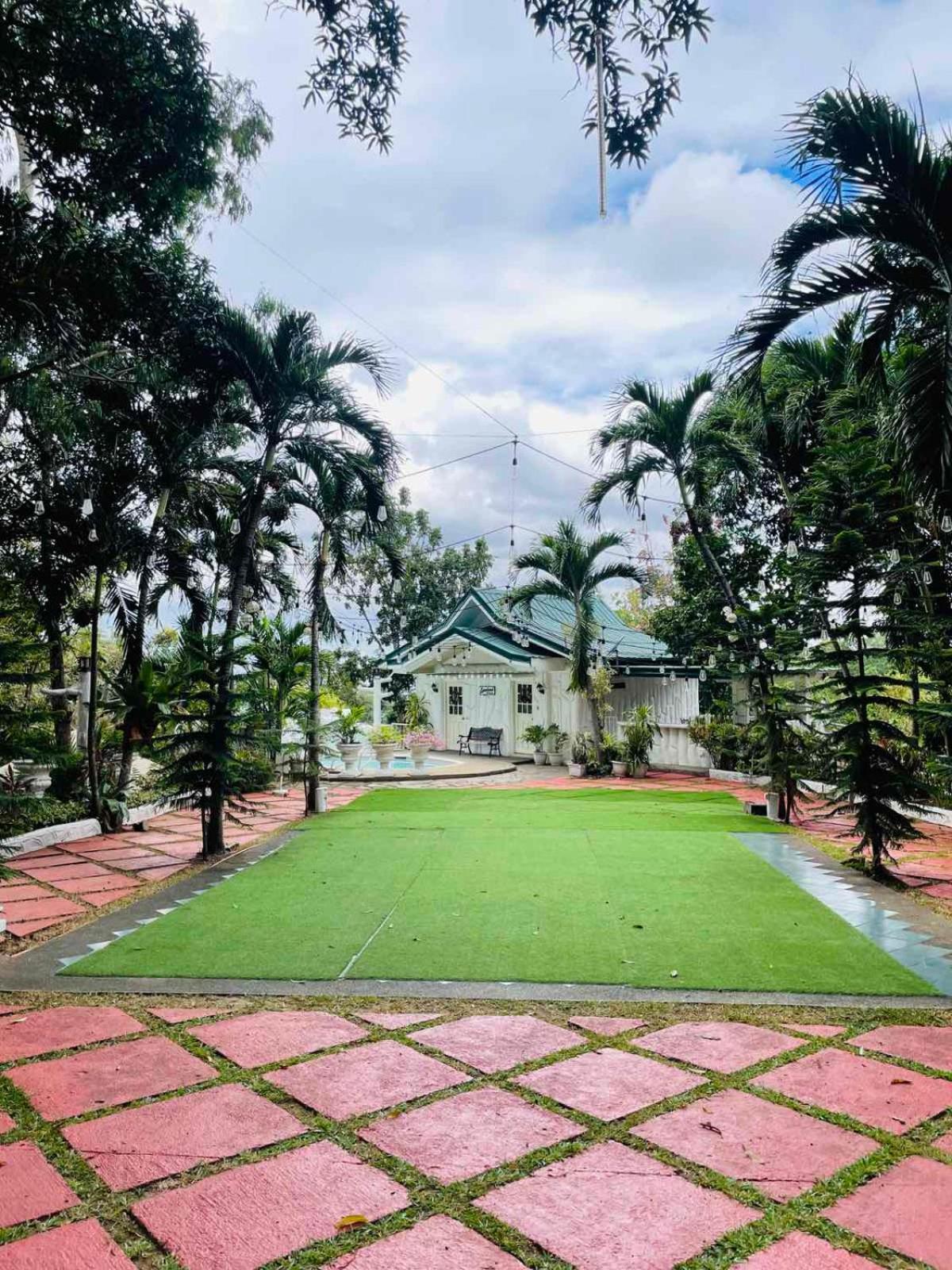 Loreland Farm Resort Antipolo Exterior photo